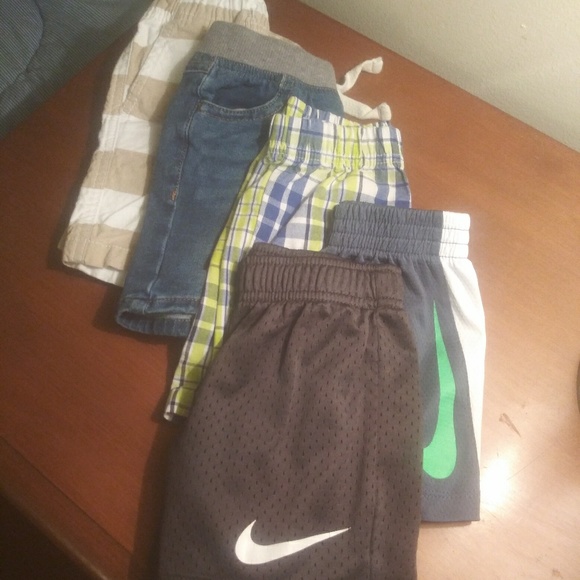 Lot of baby clothes - Picture 1 of 8